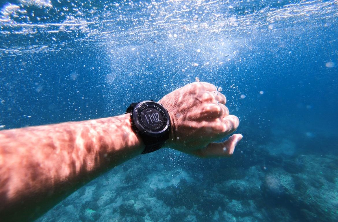 Czym charakteryzują się klasy wodoodporności zegarków?