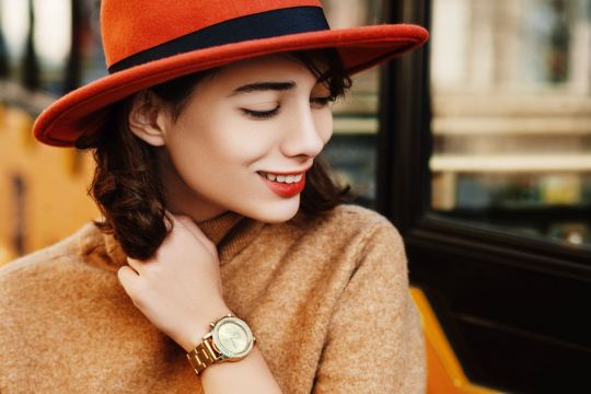 Te modne damskie zegarki na bransolecie Cię zaskoczą – sprawdź!