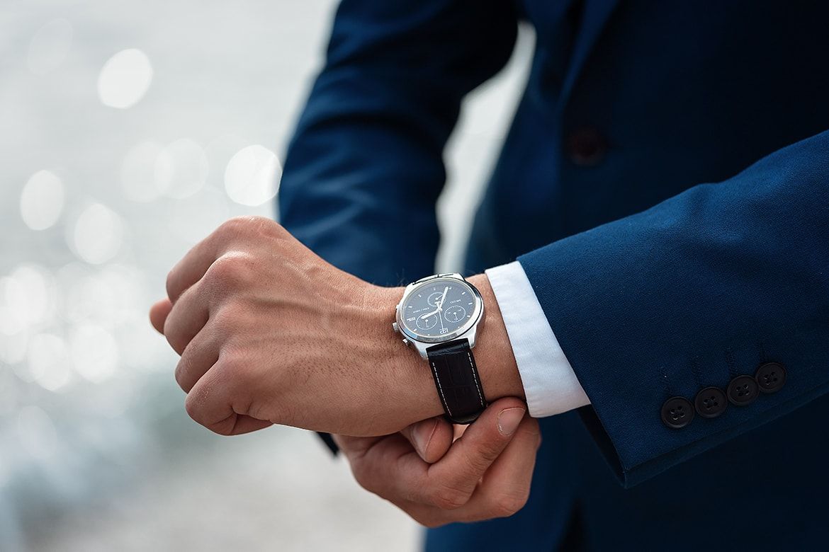 Jaki zegarek wybrać do garnituru? MENSIDER